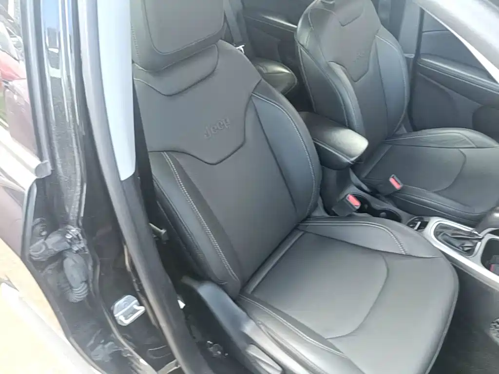 Jeep Compass — миниатюра 25