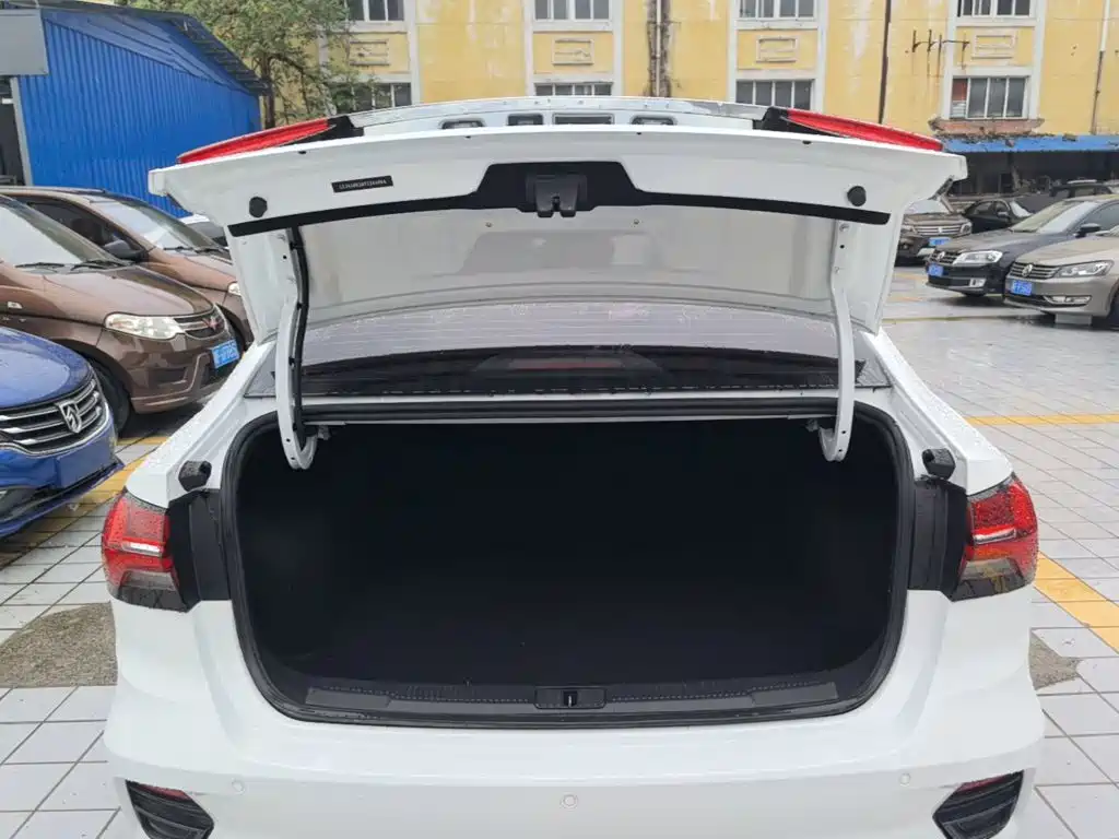 Roewe i5 — миниатюра 19