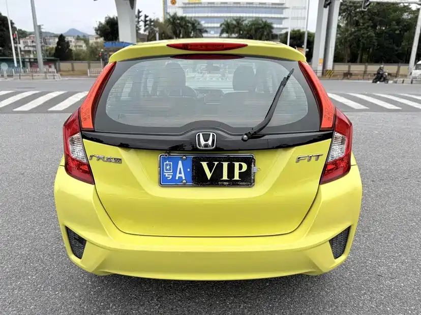 Honda Fit — миниатюра 6