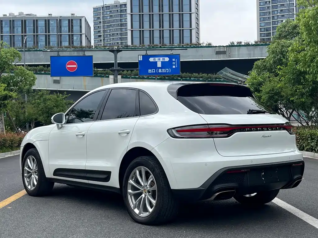 Porsche Macan — миниатюра 14
