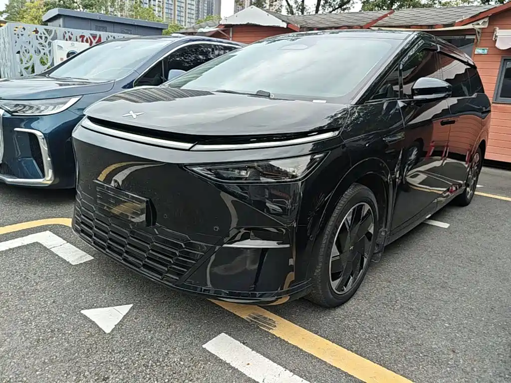 XPeng X9 — миниатюра 2