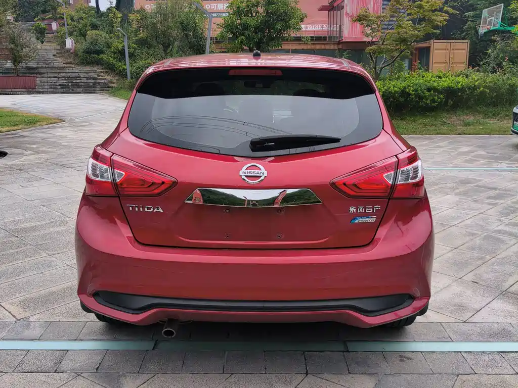 Nissan Tiida — миниатюра 5