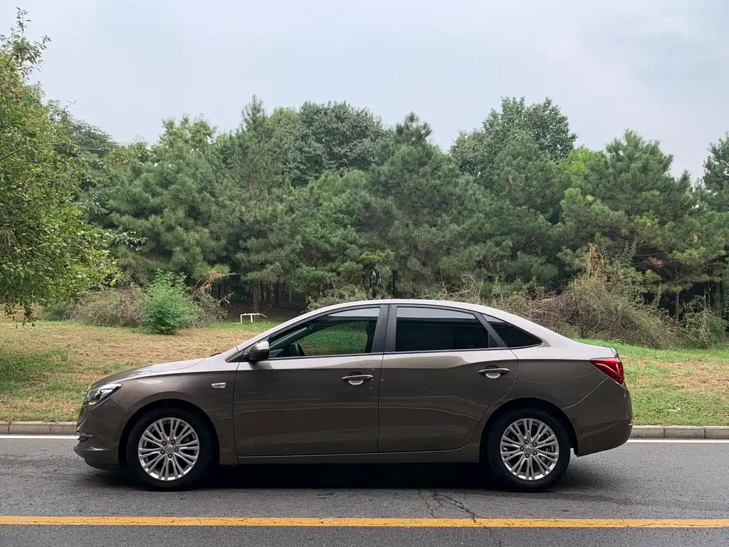 Buick Excelle — миниатюра 3