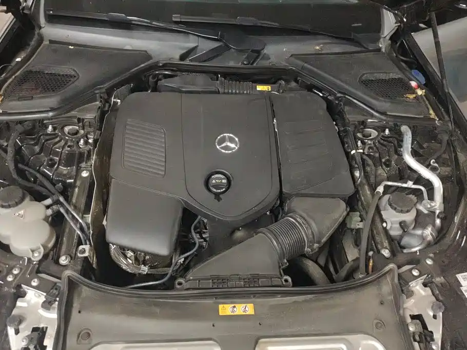 Mercedes-Benz E-Class — миниатюра 10