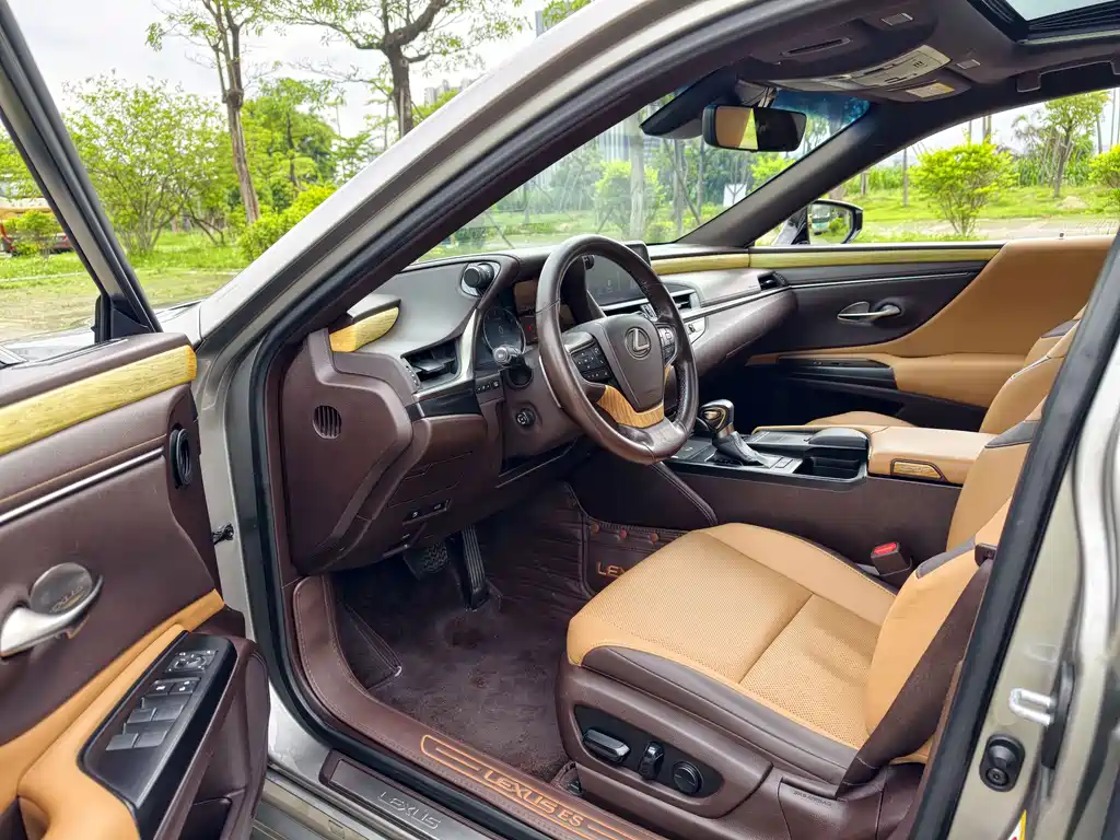 Lexus ES — миниатюра 11