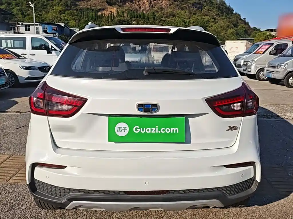 Geely Vision X3 — миниатюра 6