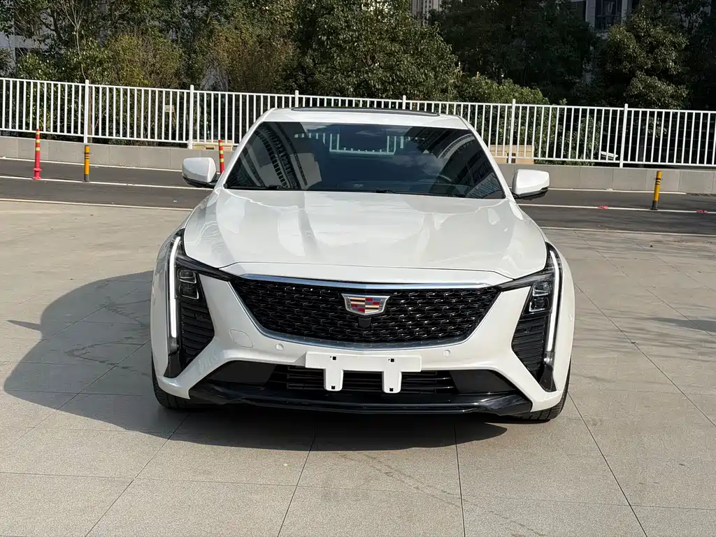 Cadillac CT5 — миниатюра 2