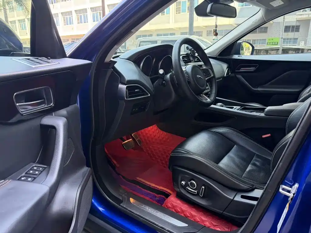 Jaguar F-PACE — миниатюра 3