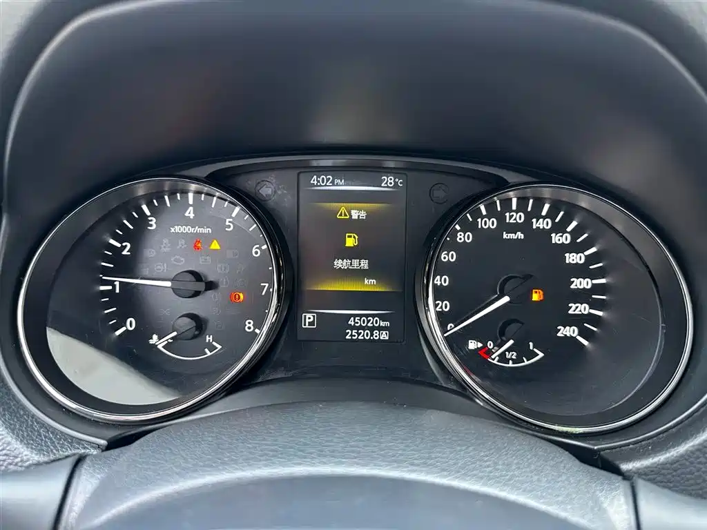Nissan Qashqai — миниатюра 9