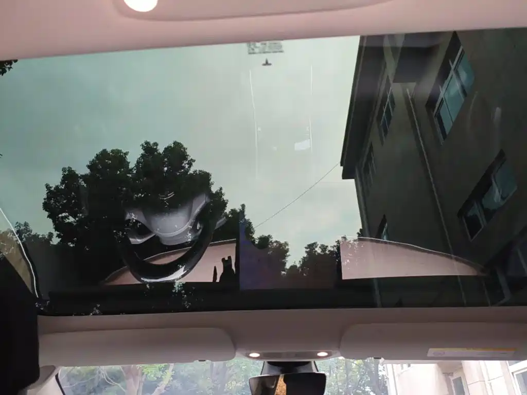 Tesla Model 3 — миниатюра 18