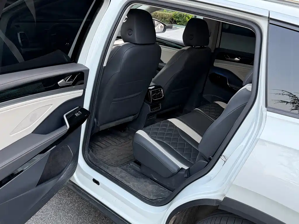 Volkswagen ID.6 Crozz — миниатюра 8