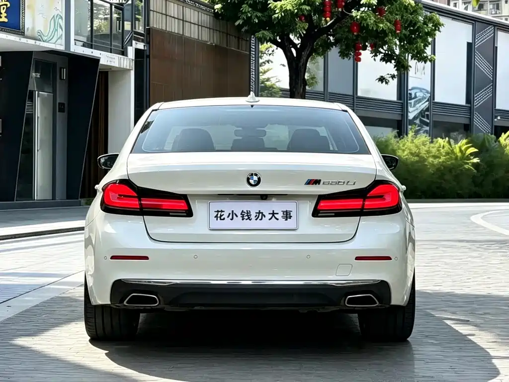 BMW 5 Series — миниатюра 8