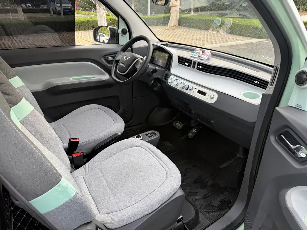 Wuling MINIEV — миниатюра 11
