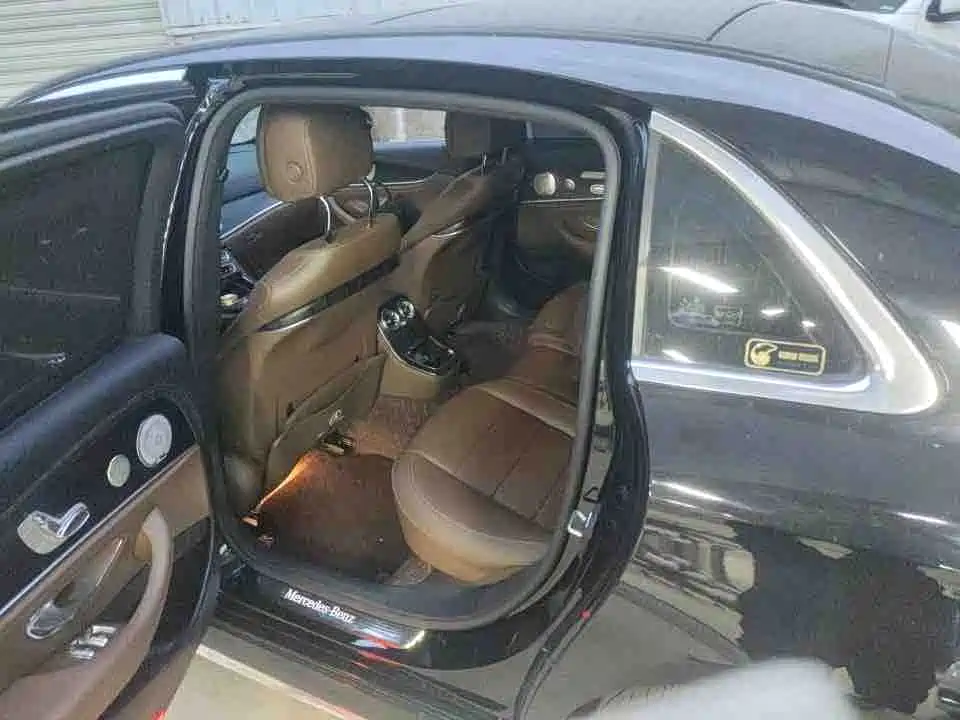 Mercedes-Benz E-Class — миниатюра 4