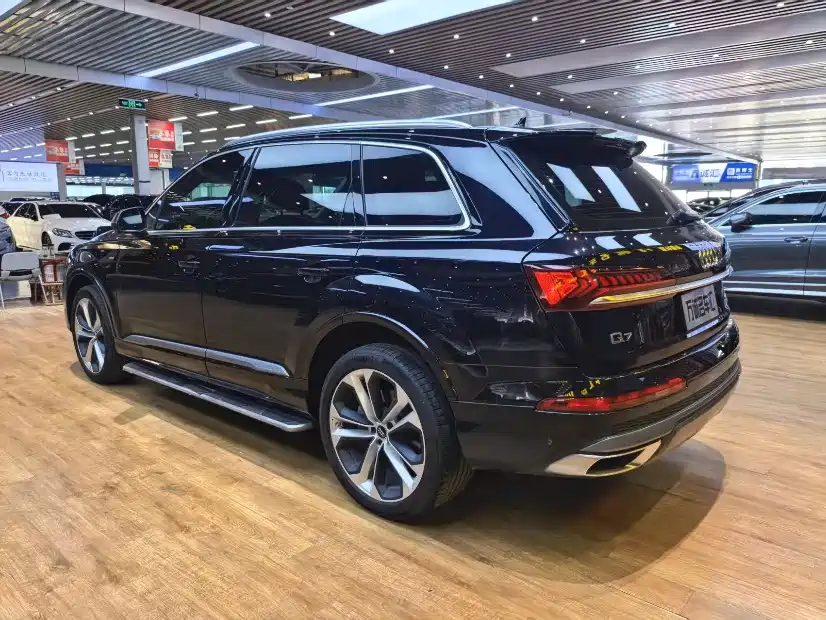 Audi Q7 — миниатюра 25