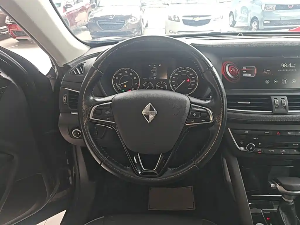Borgward BX7 — миниатюра 11