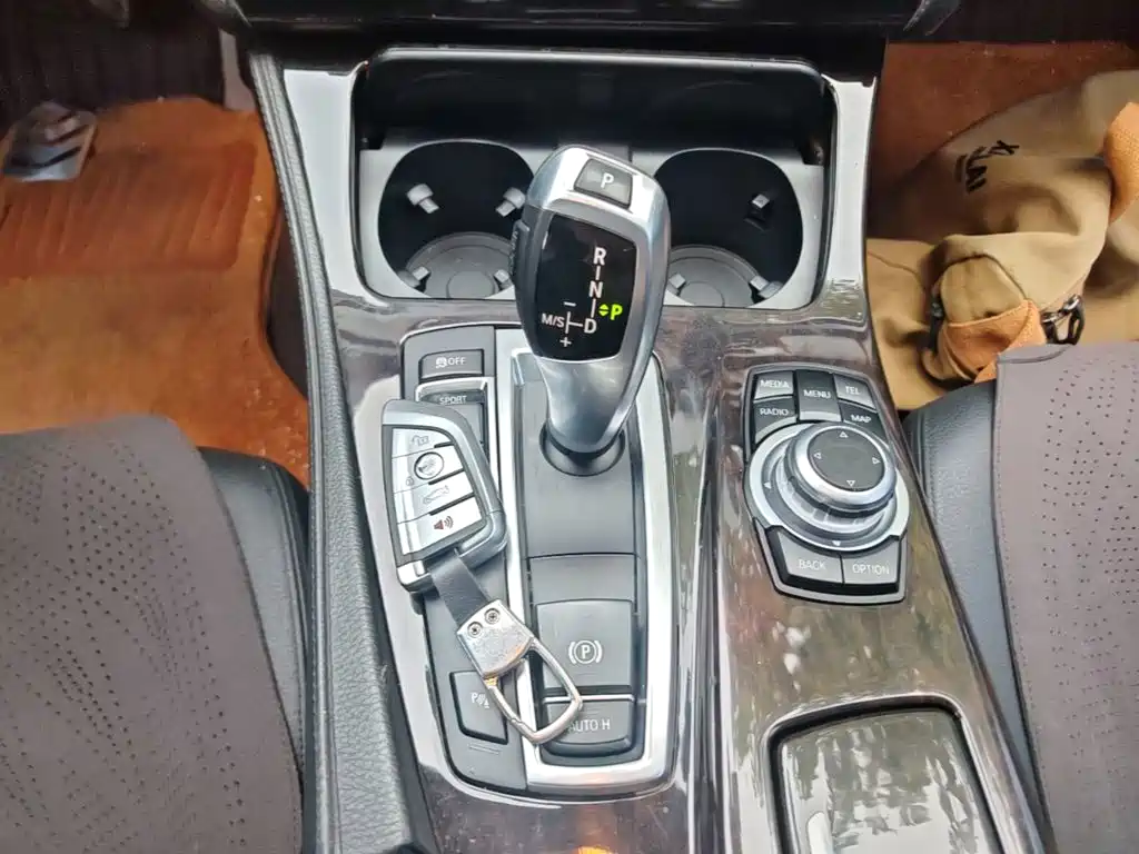 BMW 5 Series — миниатюра 14