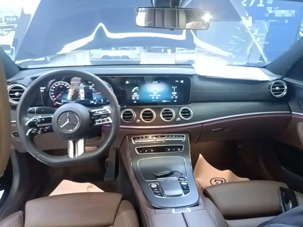 Mercedes-Benz E-Class — миниатюра 18