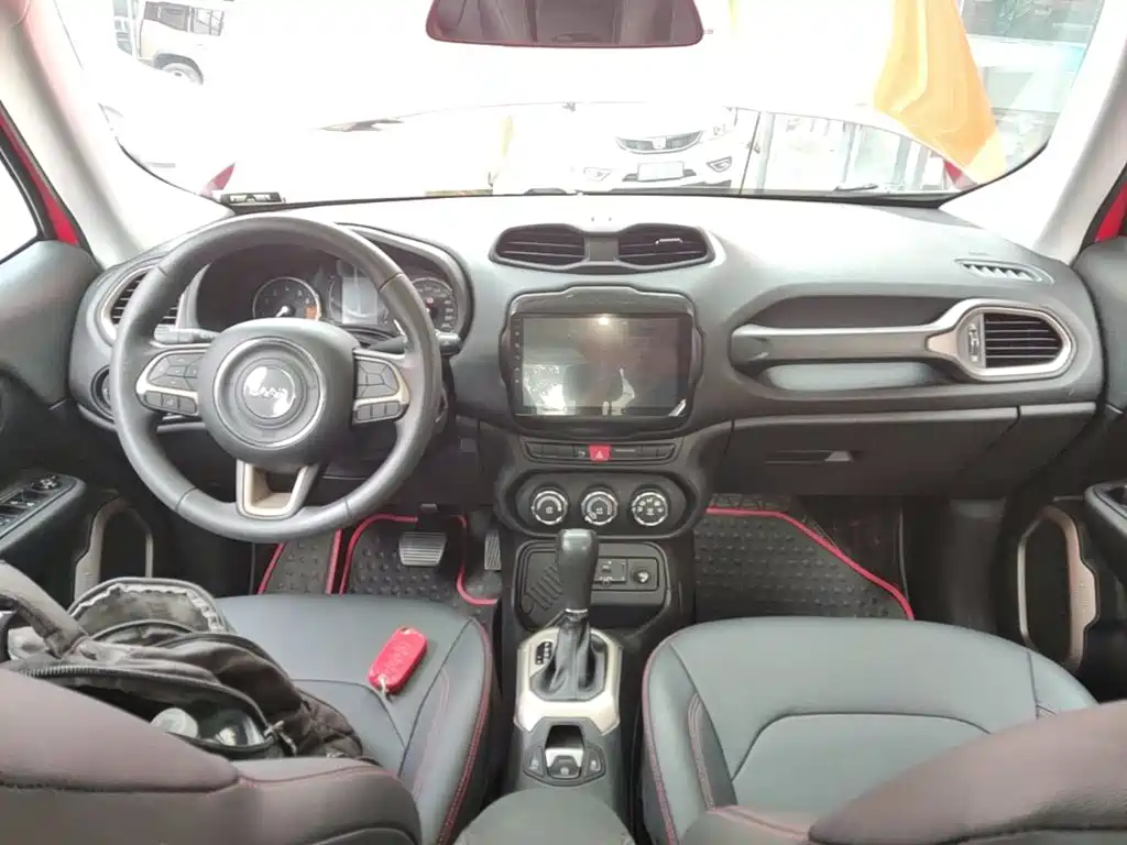 Jeep Renegade — миниатюра 10
