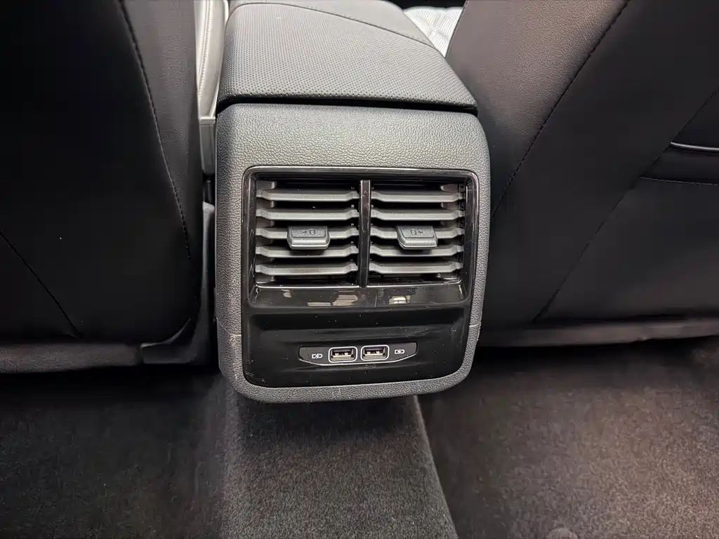 Volkswagen Sagitar — миниатюра 9