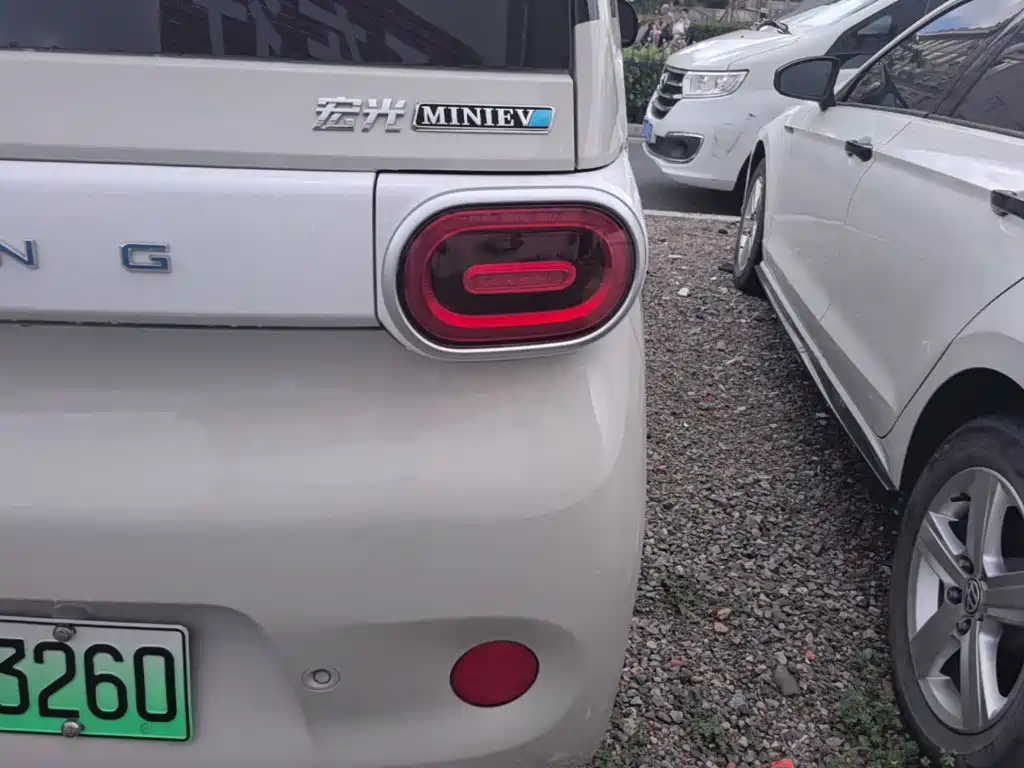 Wuling MINIEV — миниатюра 8