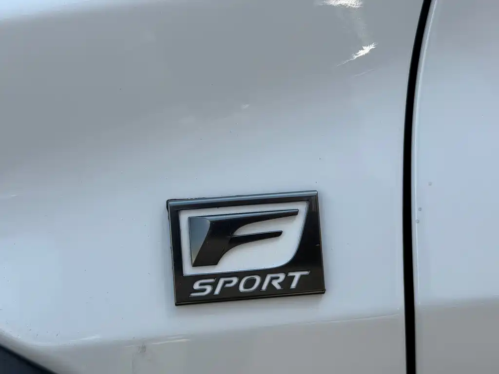 Lexus UX — миниатюра 13