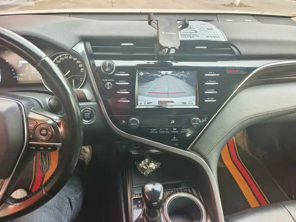 Toyota Camry — миниатюра 11