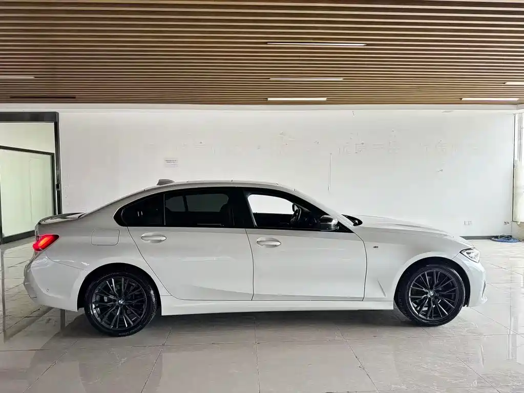 BMW 3 Series — миниатюра 10