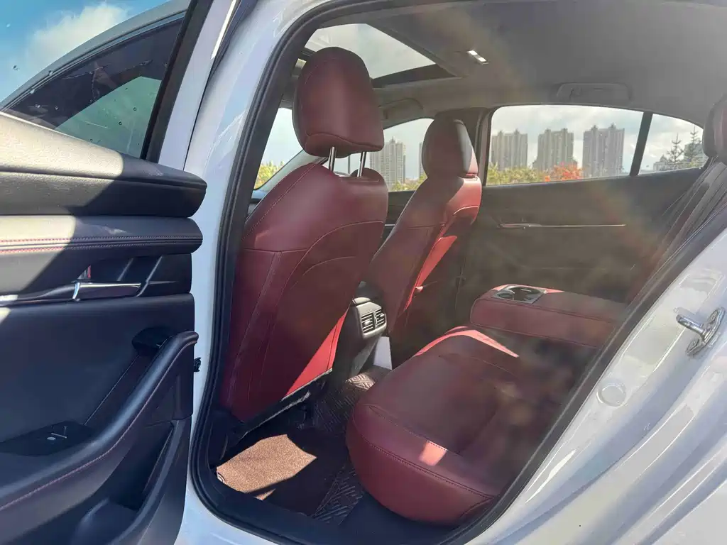 Mazda 3 Axela — миниатюра 8