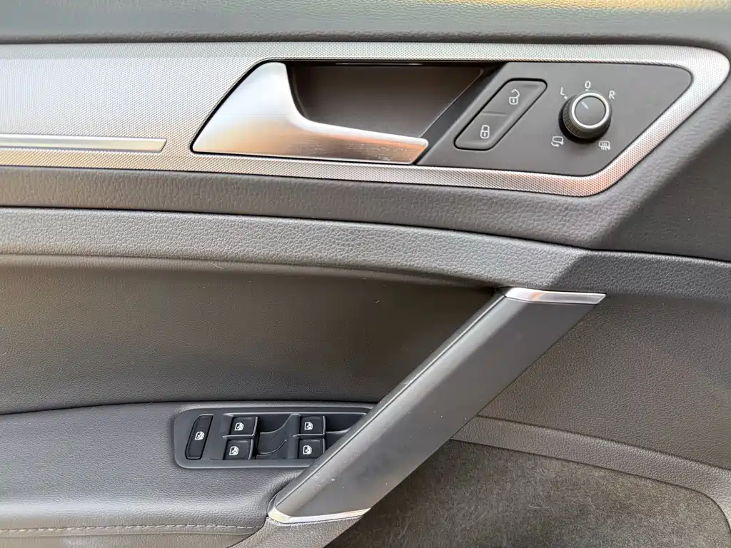 Volkswagen Golf — миниатюра 17