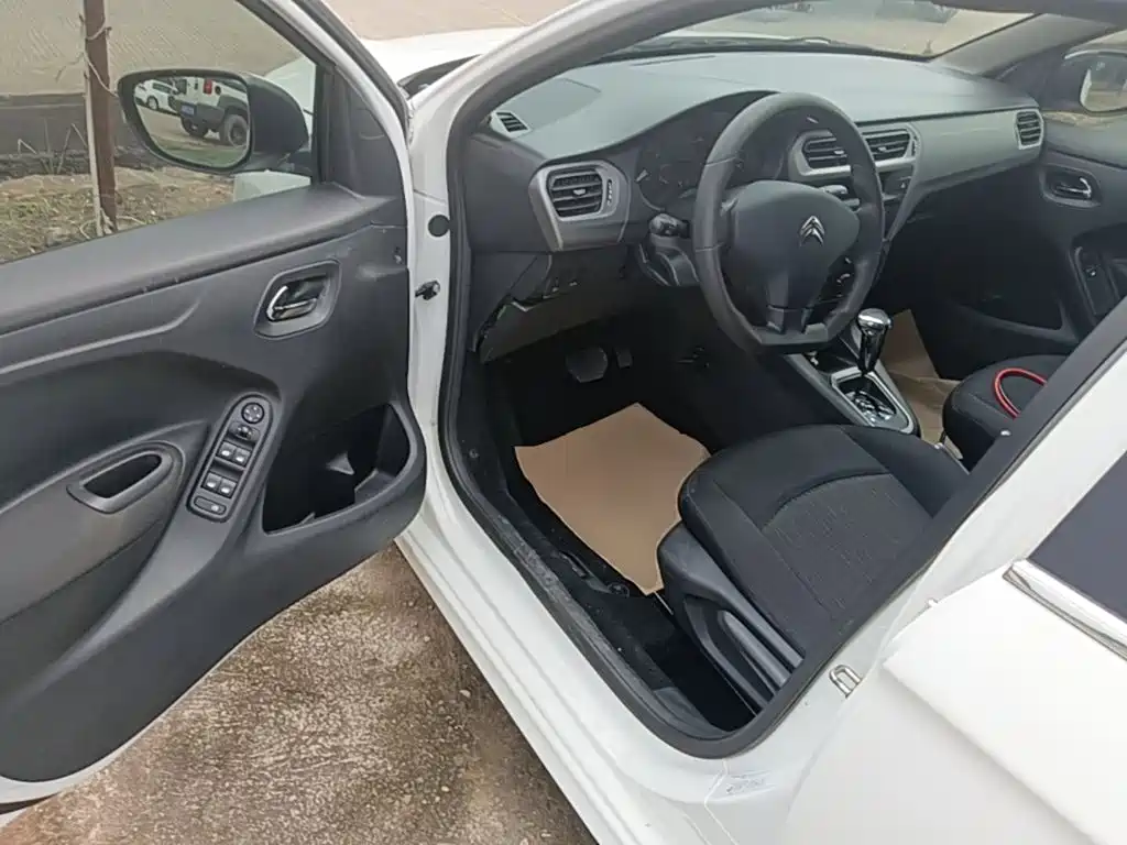 Citroen Elysee — миниатюра 16