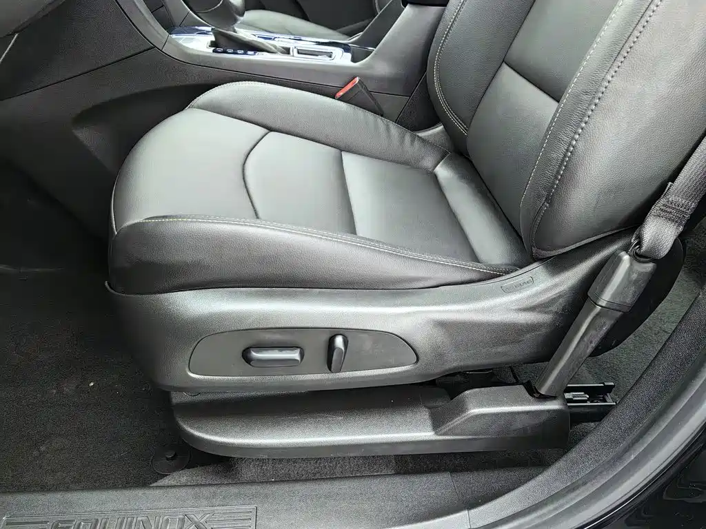 Chevrolet Equinox — миниатюра 20