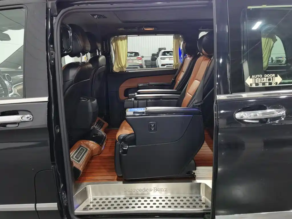 Mercedes-Benz V-Class — миниатюра 12