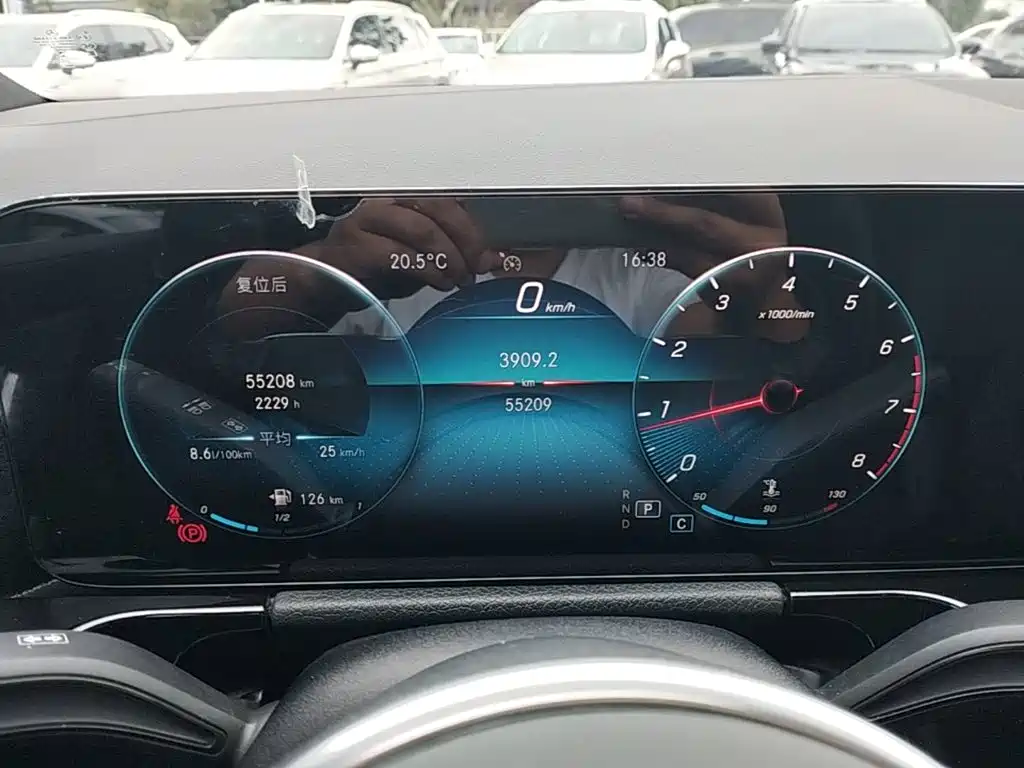 Mercedes-Benz GLA — миниатюра 12