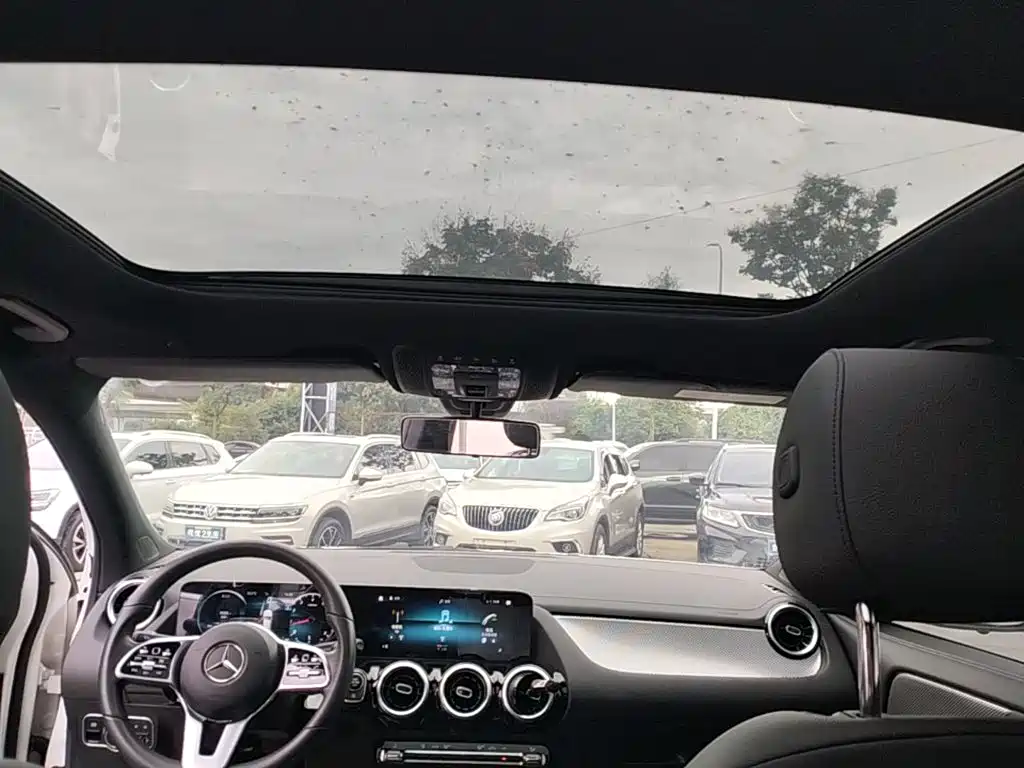 Mercedes-Benz GLA — миниатюра 18