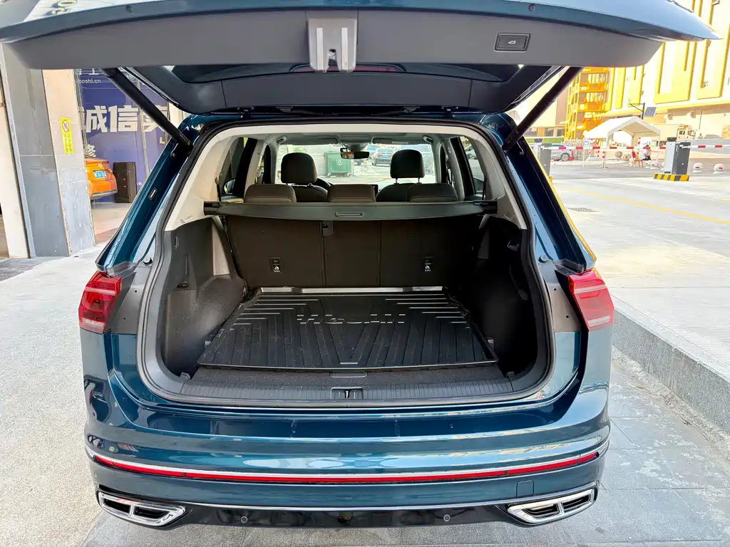 Volkswagen Tiguan L — миниатюра 5