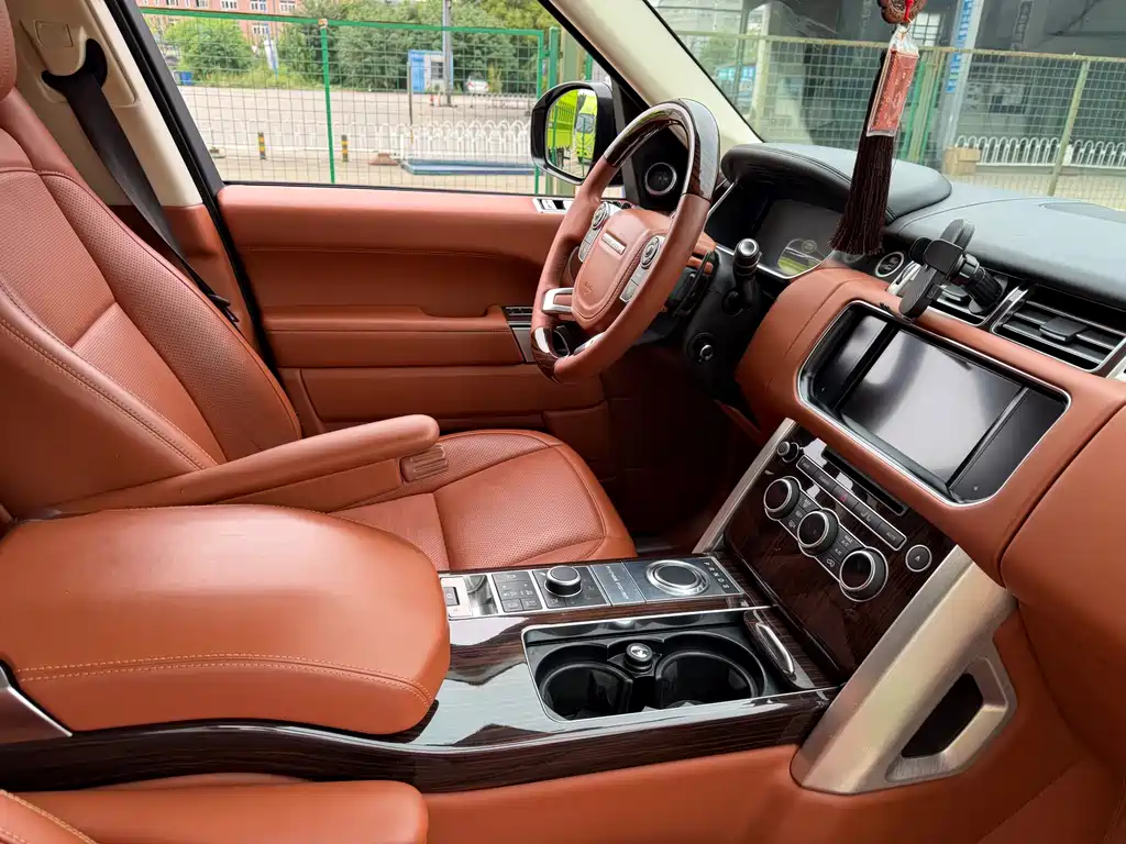 Land Rover Range Rover — миниатюра 15