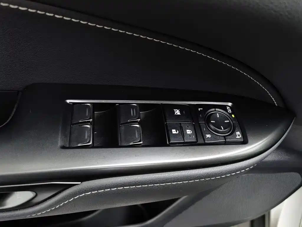 Lexus NX — миниатюра 9
