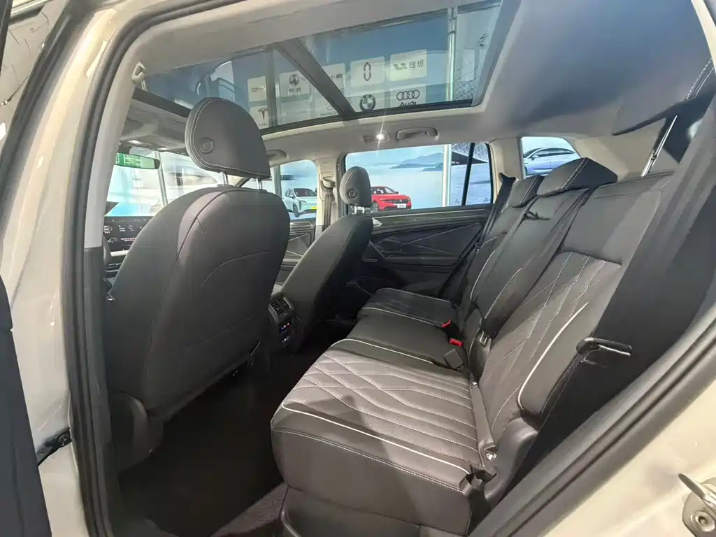 Volkswagen Tiguan L — миниатюра 6