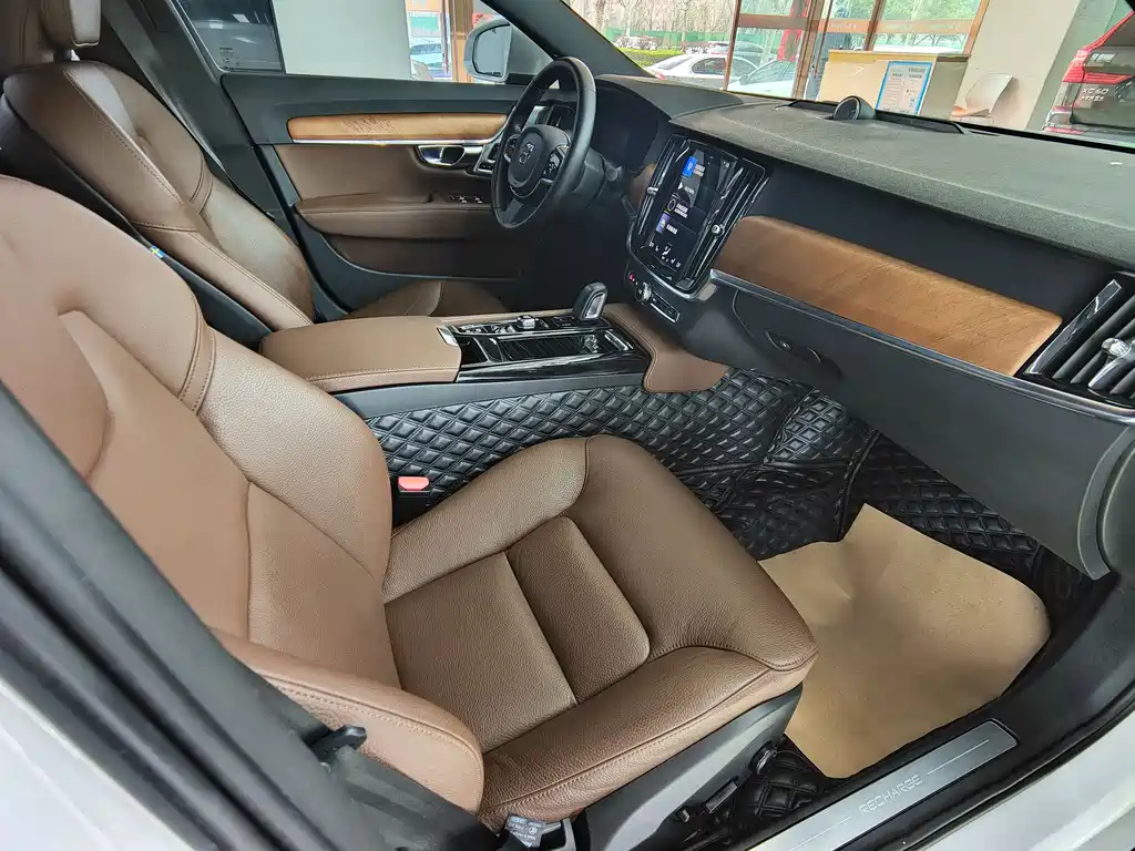 VOLVO S90 PLUG IN HYBRID