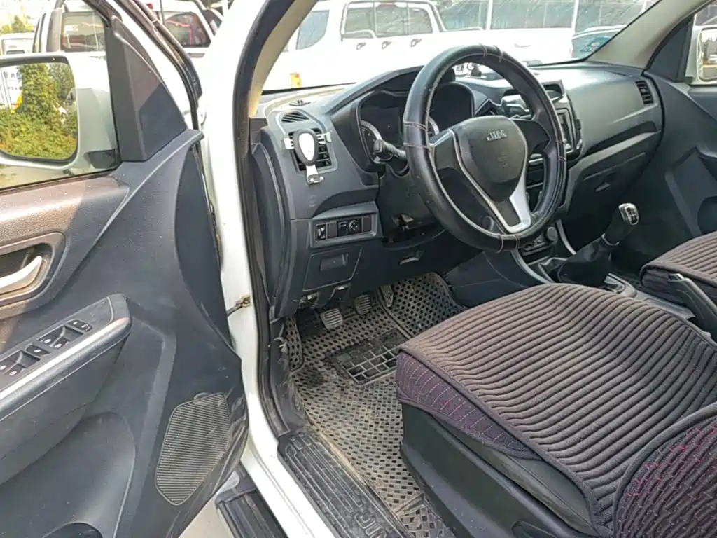 Isuzu RE-MAX Ruimai — миниатюра 16