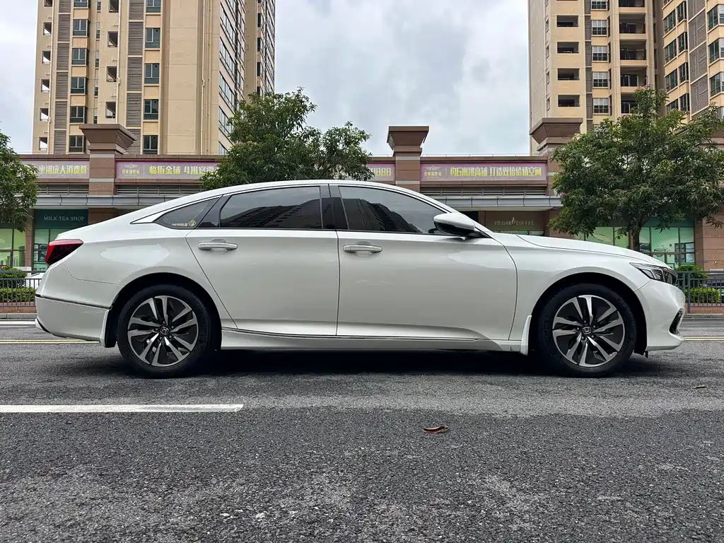 Honda Accord — миниатюра 8