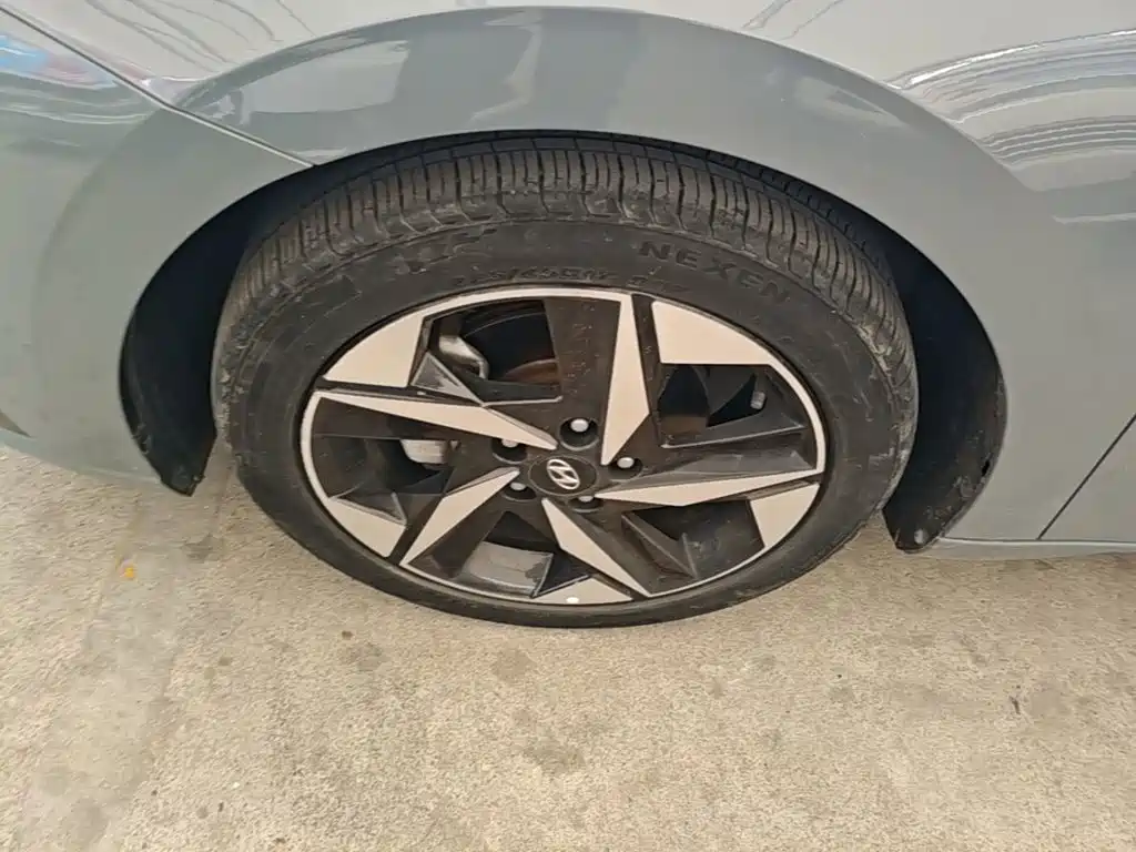 Hyundai Elantra — миниатюра 23