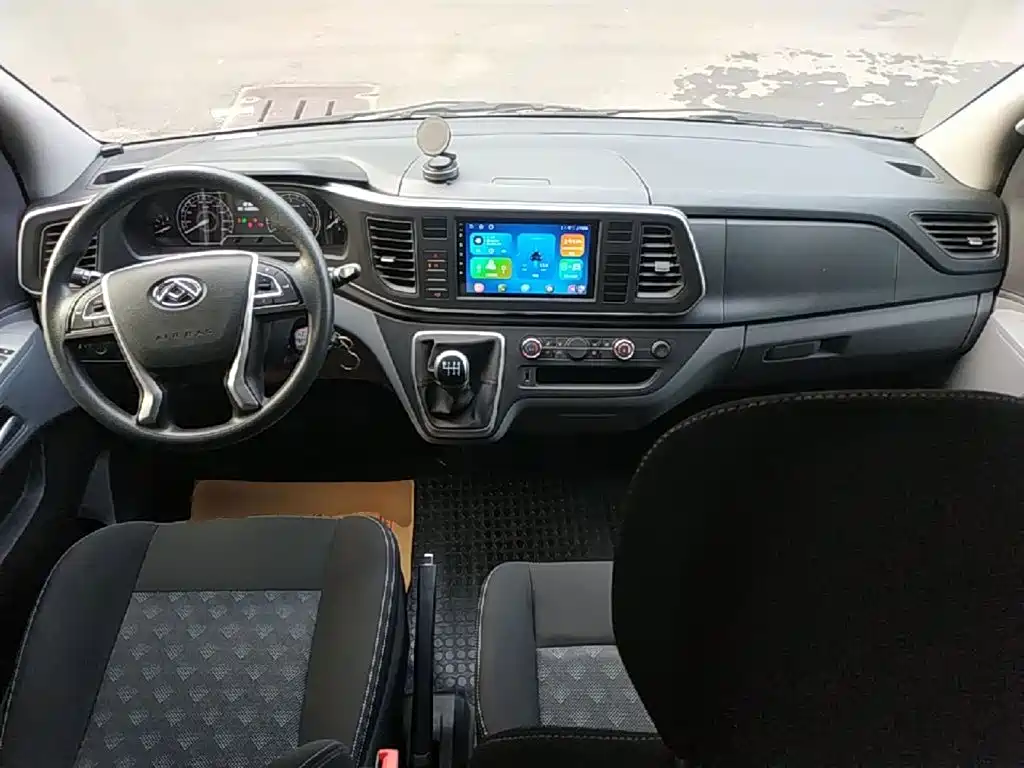 MAXUS V80 — миниатюра 10