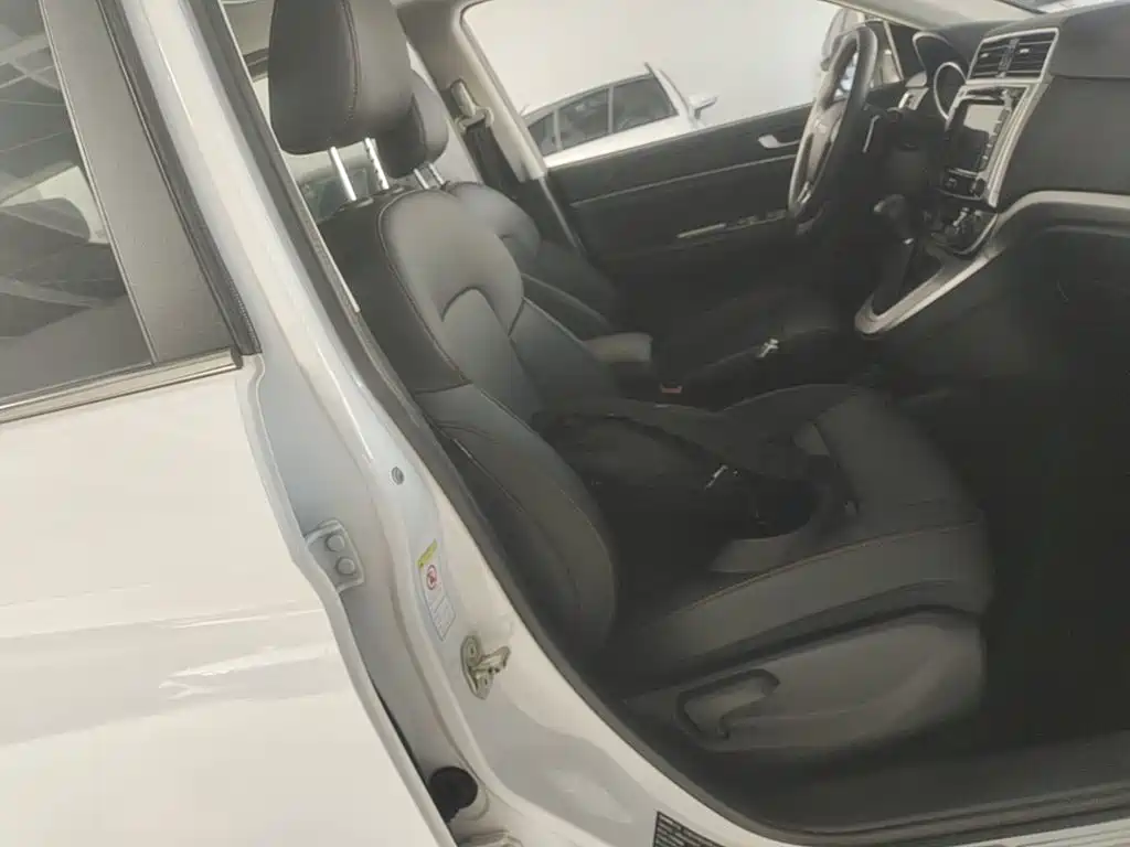 Haval M6 — миниатюра 25