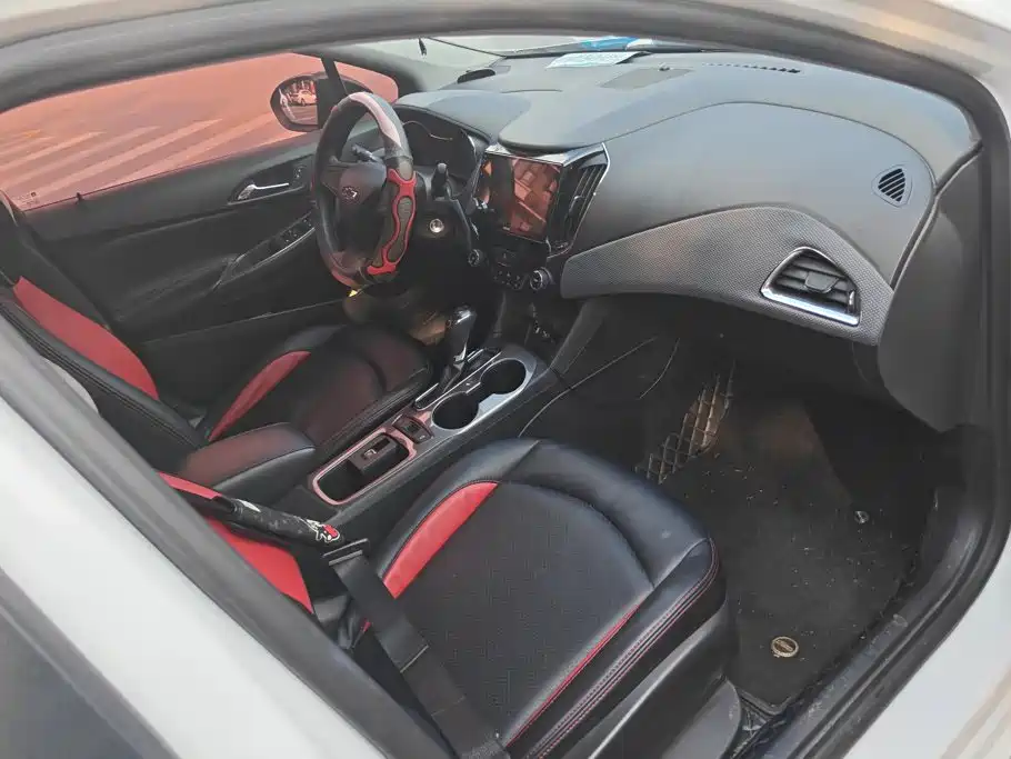 Chevrolet Cruze — миниатюра 8