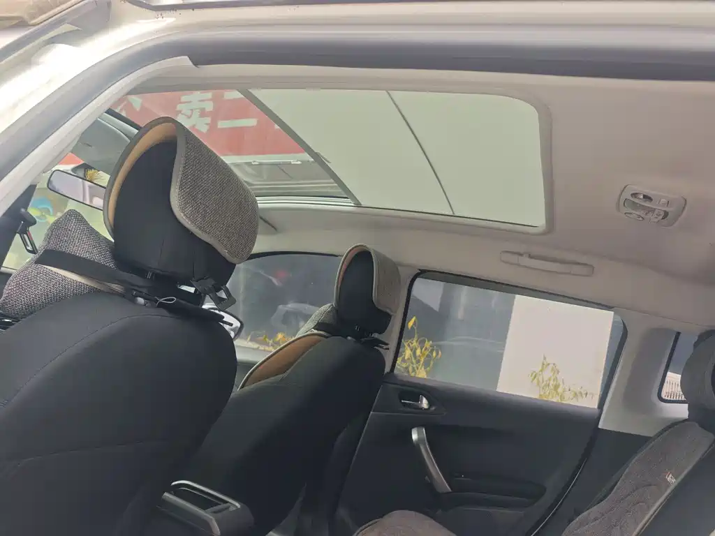 Peugeot 2008 — миниатюра 8