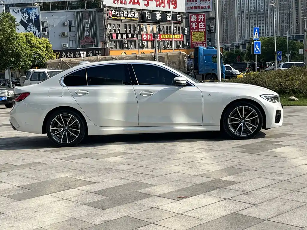 BMW 3 Series — миниатюра 4