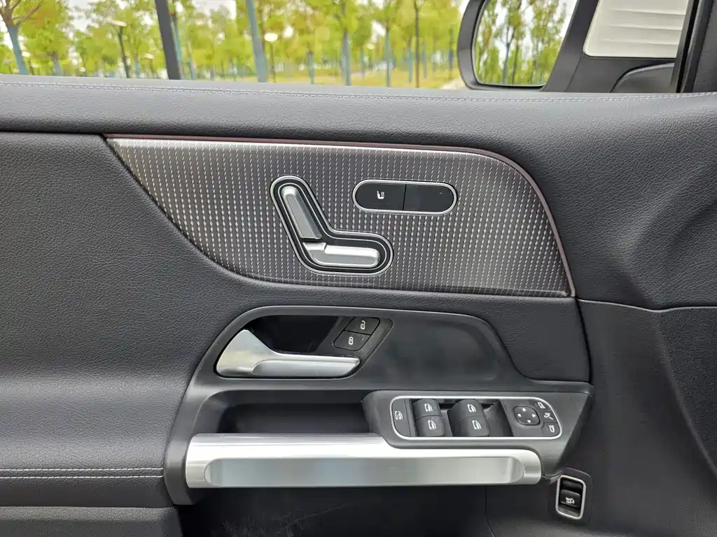 Mercedes-Benz EQB — миниатюра 19