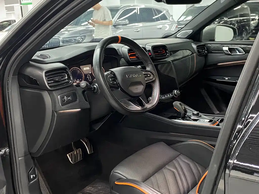 Lynk & Co 02 Hatchback — миниатюра 7